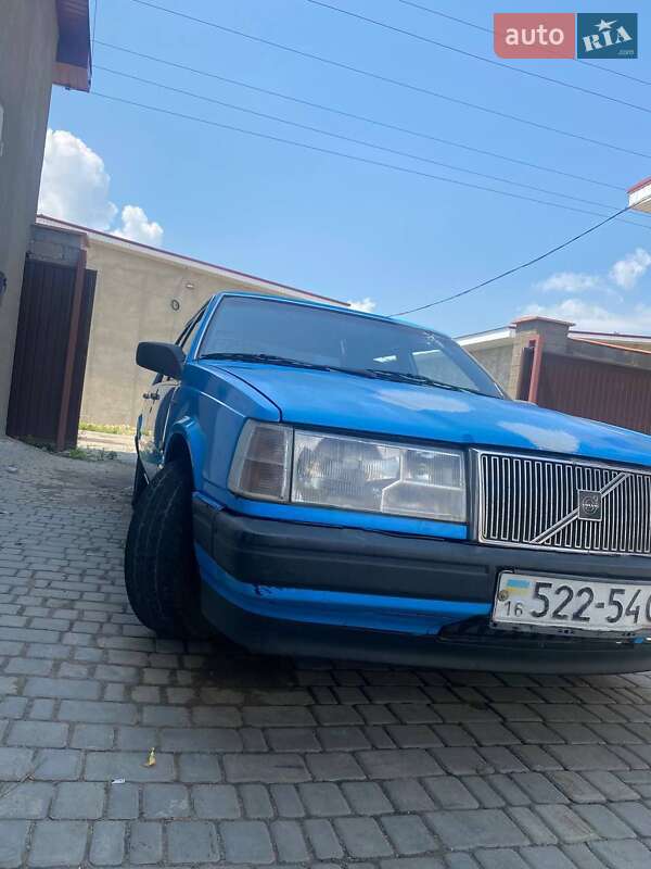 Седан Volvo 740 1985 в 