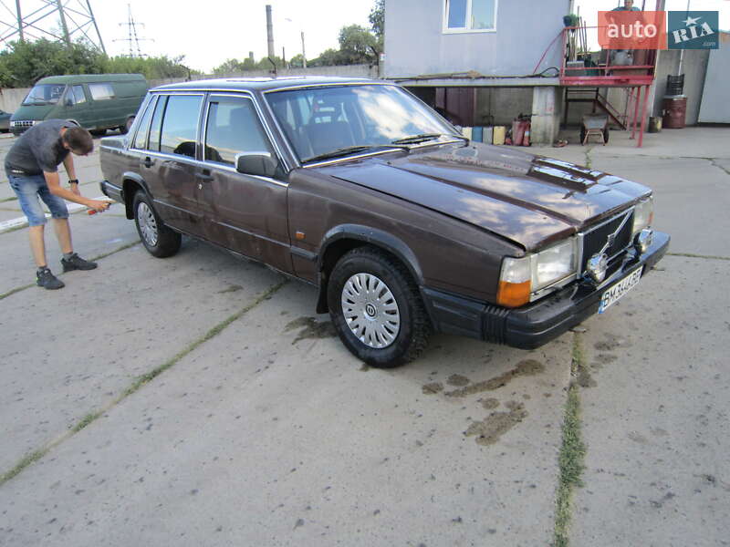 Седан Volvo 740 1984 в Сумах
