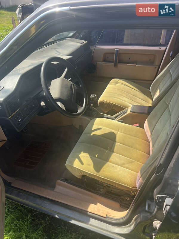Седан Volvo 760 1988 в Копычинце