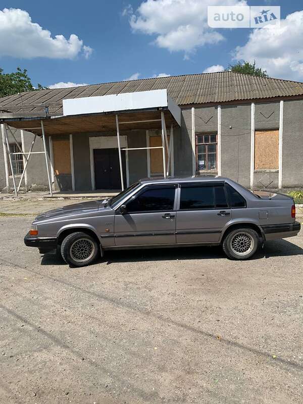 Седан Volvo 940 1991 в Новому Бузі