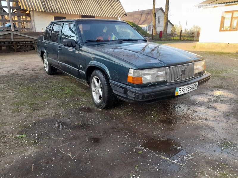 Седан Volvo 940 1992 в Сарнах