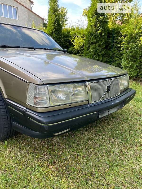 Седан Volvo 940 1991 в Львові