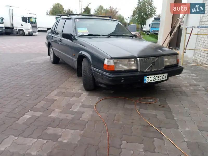 Седан Volvo 940 1992 в 