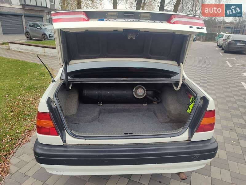 Седан Volvo 940 1996 в Киеве