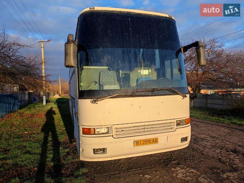 Туристический / Междугородний автобус Volvo B10B 1992 в Полтаве