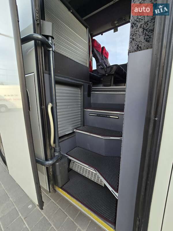 Туристический / Междугородний автобус Volvo B12 2007 в Тернополе