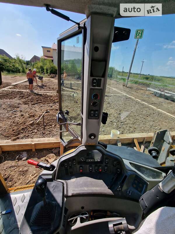 Экскаватор погрузчик Volvo BL 61B 2014 в Харькове