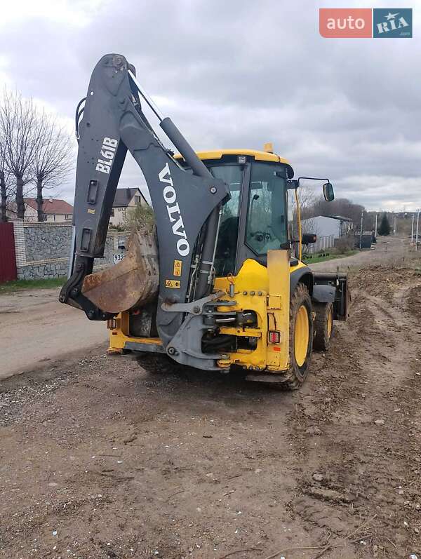 Экскаватор погрузчик Volvo BL 61B 2012 в Киеве