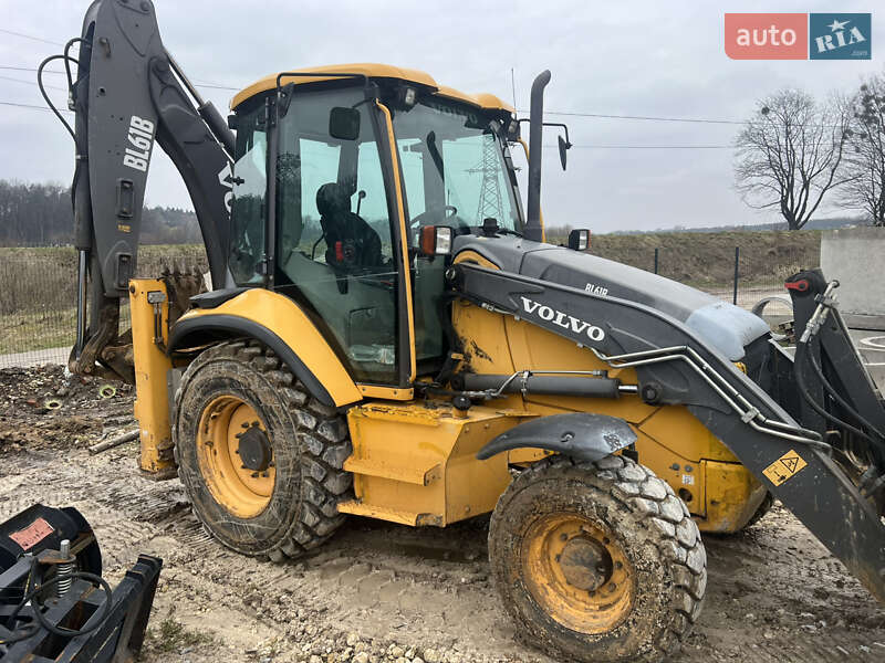 Экскаватор погрузчик Volvo BL 61B 2014 в 
