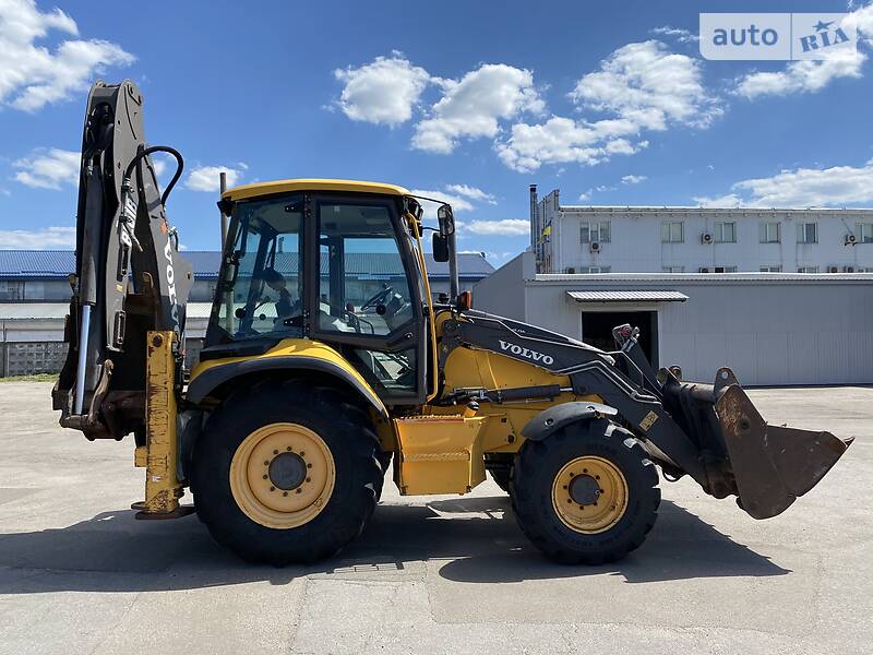 Экскаватор погрузчик Volvo BL 71 2011 в Киеве