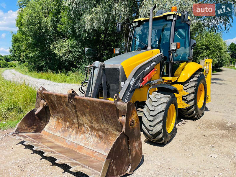 Екскаватор навантажувач Volvo BL 71 2008 в Чернівцях