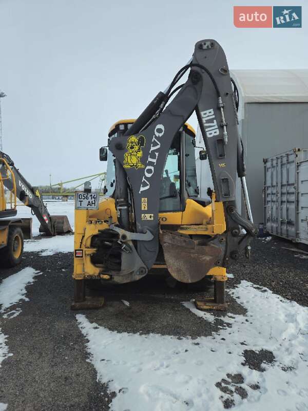 Экскаватор погрузчик Volvo BL 71 2012 в Горишних Плавнях