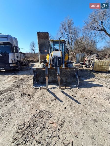 Колісний екскаватор Volvo BL 71 2005 в Пустомитах