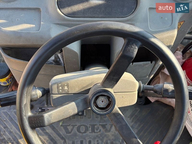 Экскаватор погрузчик Volvo BL 71 2004 в Ивано-Франковске