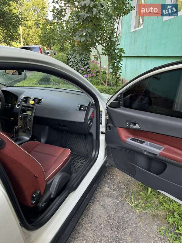 Хэтчбек Volvo C30 2009 в Вижнице