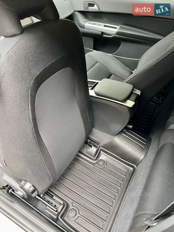 Хэтчбек Volvo C30 2011 в Тернополе фото 75 Хэтчбек Volvo C30 2011 в Тернополе