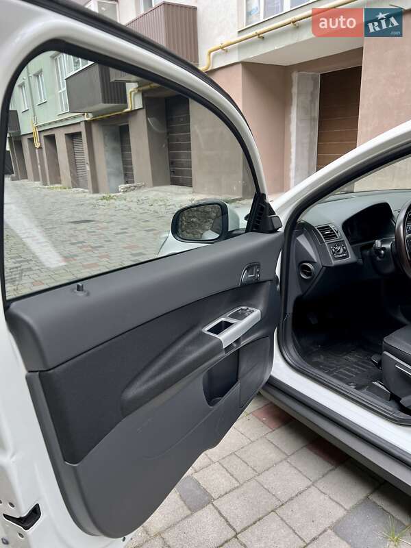 Хэтчбек Volvo C30 2011 в Тернополе