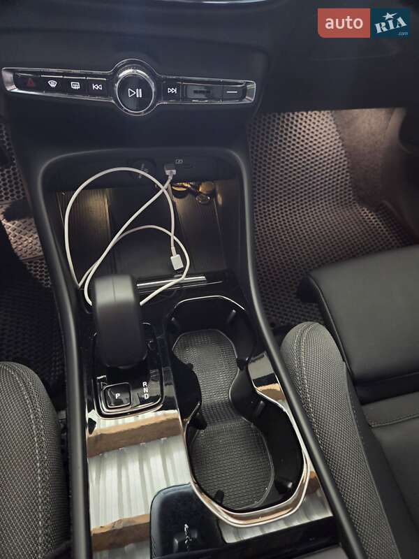 Внедорожник / Кроссовер Volvo C40 Recharge 2022 в Киеве