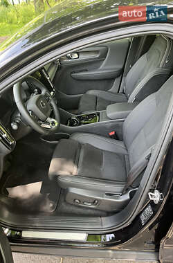 Позашляховик / Кросовер Volvo C40 Recharge 2022 в 