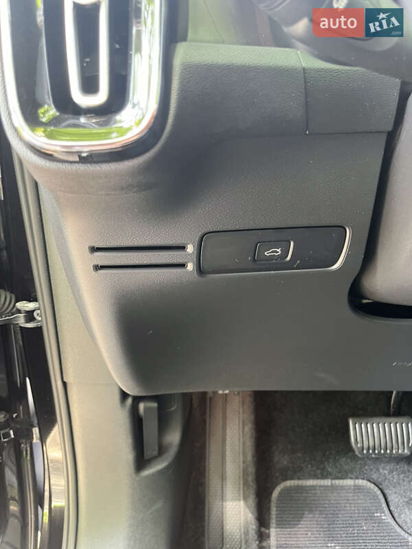 Внедорожник / Кроссовер Volvo C40 Recharge 2022 в Ровно