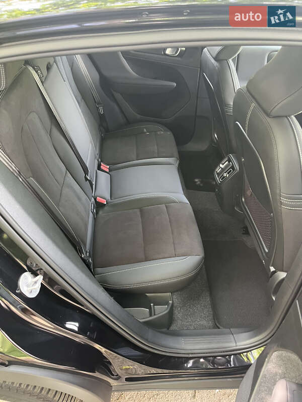 Внедорожник / Кроссовер Volvo C40 Recharge 2022 в Ровно