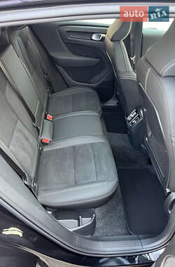 Внедорожник / Кроссовер Volvo C40 Recharge 2022 в 
