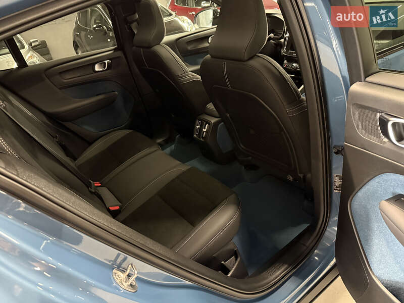 Позашляховик / Кросовер Volvo C40 Recharge 2022 в Володимирі