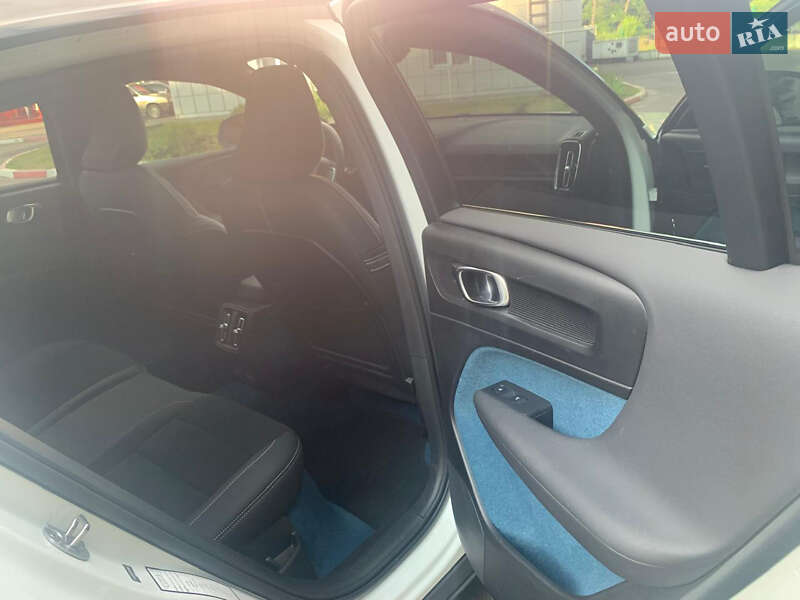 Внедорожник / Кроссовер Volvo C40 Recharge 2023 в Львове
