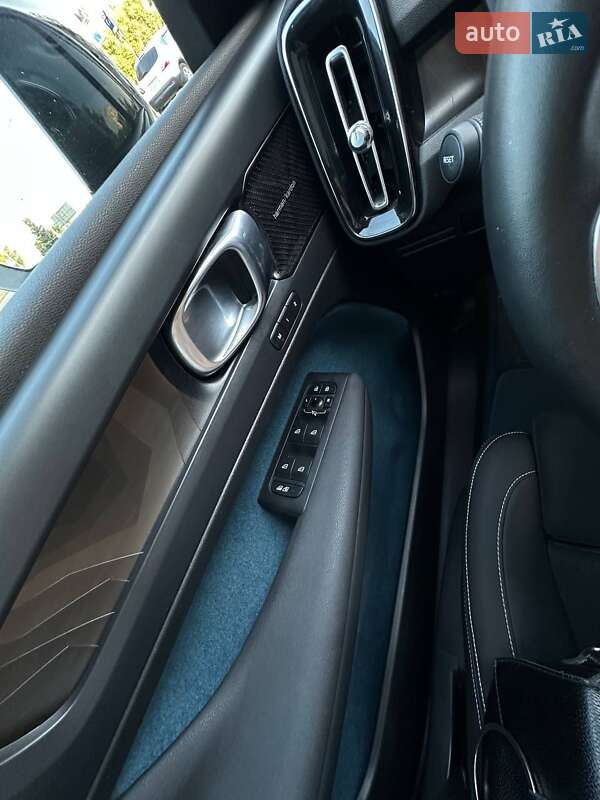 Внедорожник / Кроссовер Volvo C40 Recharge 2022 в Киеве