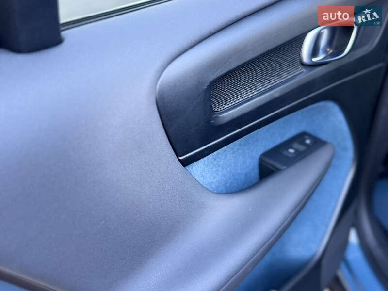 Внедорожник / Кроссовер Volvo C40 Recharge 2022 в Киеве