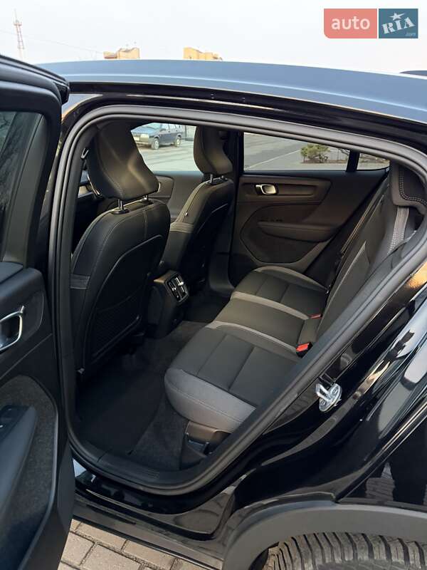 Внедорожник / Кроссовер Volvo C40 Recharge 2023 в Ровно фото 18 Внедорожник / Кроссовер Volvo C40 Recharge 2023 в Ровно