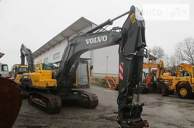 Гусеничний екскаватор Volvo EC 140BLC 2002 в Києві