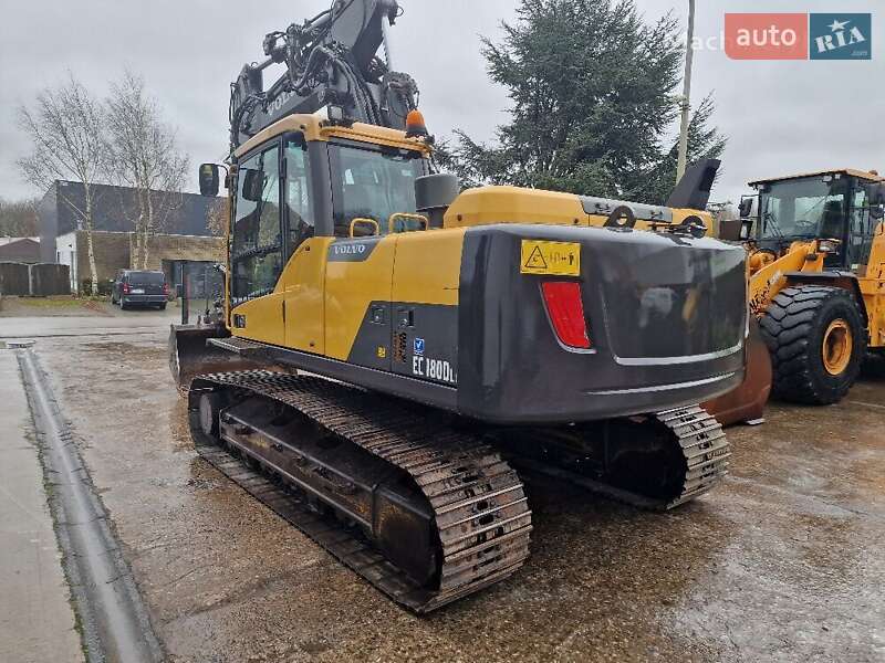 Гусеничный экскаватор Volvo EC 180B LC 2012 в 