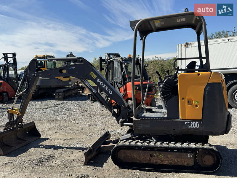 Миниэкскаватор Volvo EC 200D 2016 в Недобоевцах