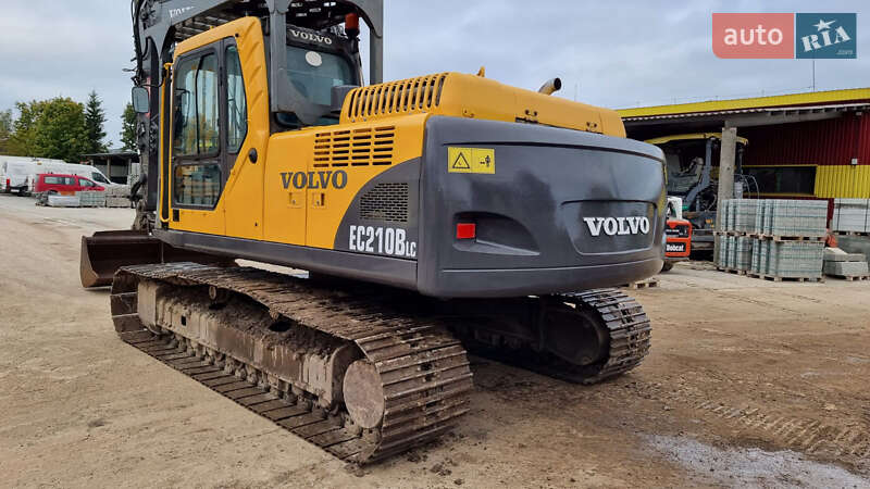 Гусеничный экскаватор Volvo EC 210 2005 в Николаеве