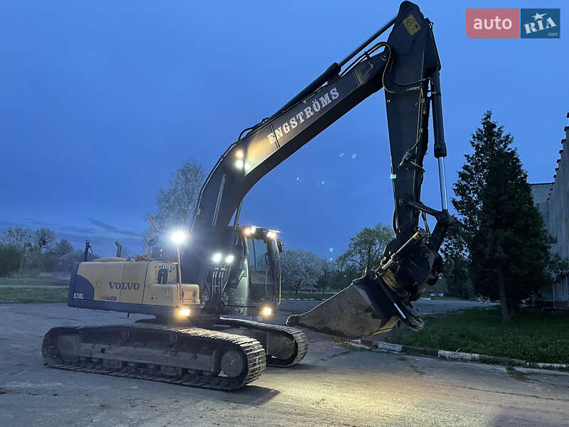 Гусеничный экскаватор Volvo EC 210CL 2011 в Калуше