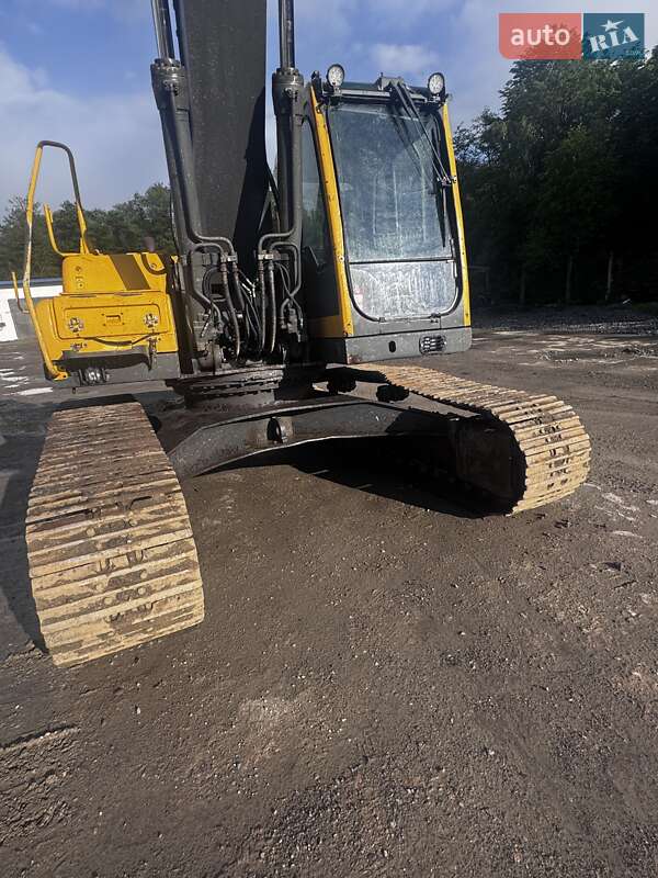 Гусеничный экскаватор Volvo EC 240 BNLC 2007 в Ивано-Франковске