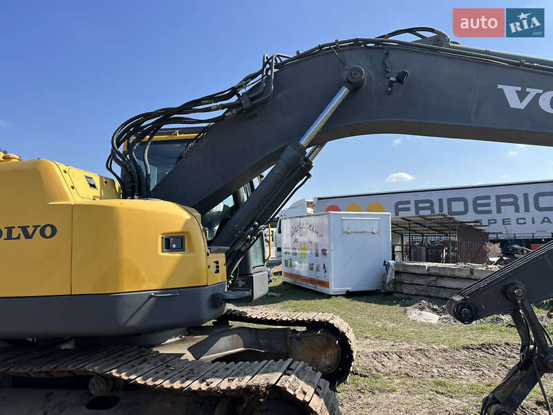 Гусеничний екскаватор Volvo EC 240CL 2008 в Луцьку