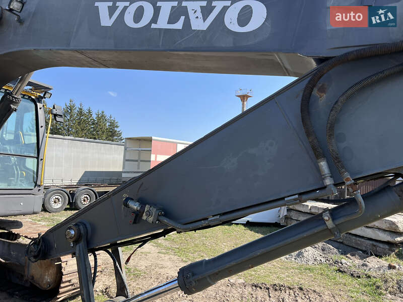 Гусеничний екскаватор Volvo EC 240CL 2008 в Луцьку