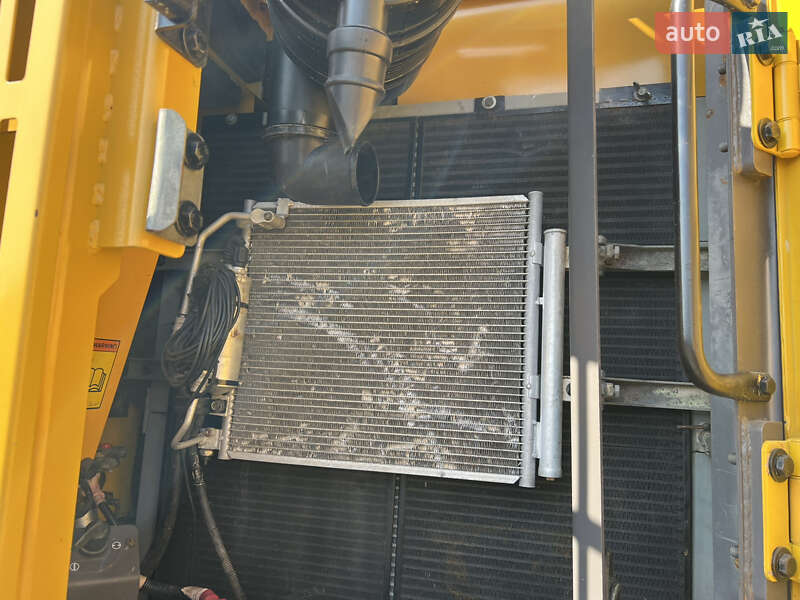 Гусеничний екскаватор Volvo EC 240CL 2008 в Луцьку