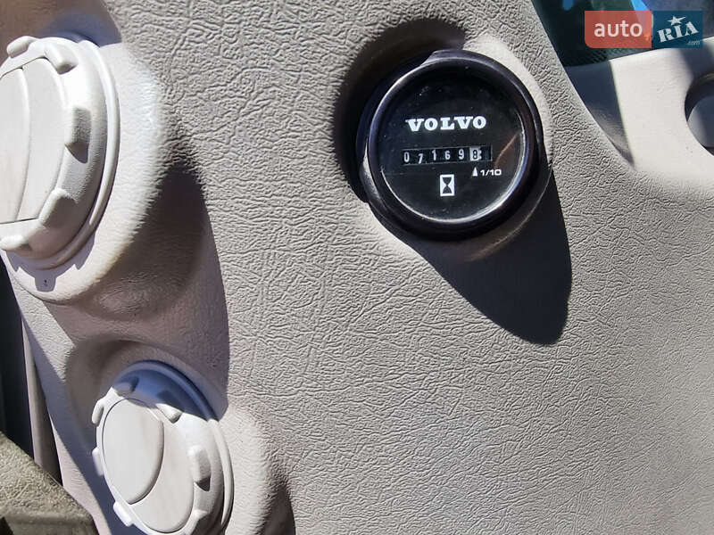 Гусеничный экскаватор Volvo EC 300DL 2014 в Одессе