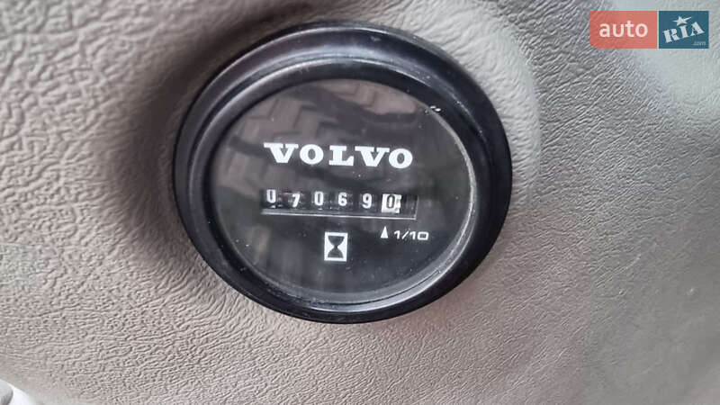 Гусеничний екскаватор Volvo EC 300DL 2014 в Одесі фото 13 Гусеничний екскаватор Volvo EC 300DL 2014 в Одесі