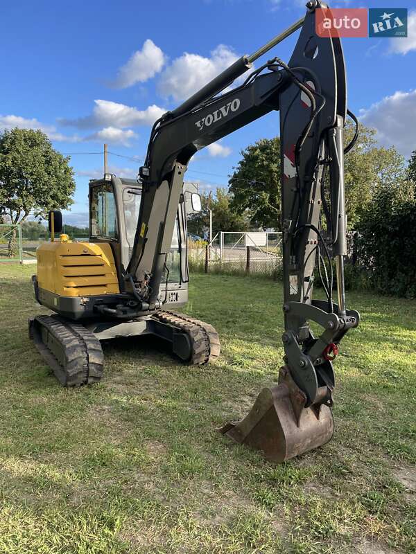 Гусеничный экскаватор Volvo EC 55C 2012 в 
