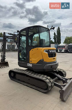 Миниэкскаватор Volvo ECR 50D 2015 в 