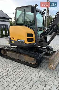 Міні-екскаватор Volvo ECR 50D 2015 в 
