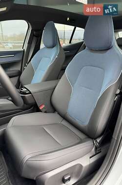 Внедорожник / Кроссовер Volvo EX30 2023 в 