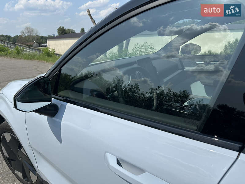 Внедорожник / Кроссовер Volvo EX30 2024 в Киеве