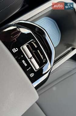 Внедорожник / Кроссовер Volvo EX30 2024 в 