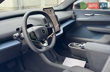 Внедорожник / Кроссовер Volvo EX30 2024 в 