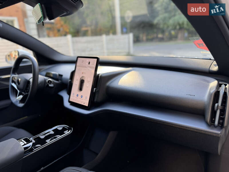 Внедорожник / Кроссовер Volvo EX30 2024 в Ивано-Франковске